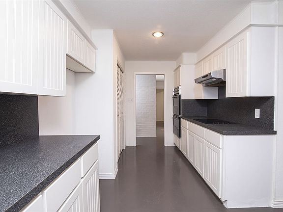 5th image of 500 Shady Oak St