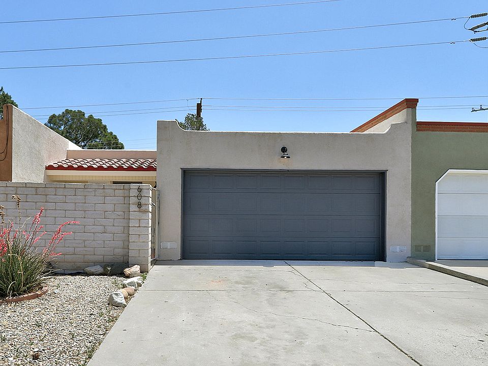 1st image of 608 Ortiz Dr NE