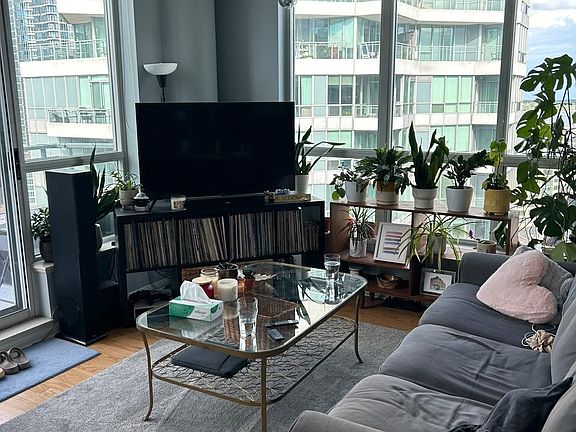 5th image of 230 Queens Quay Ave W #2512