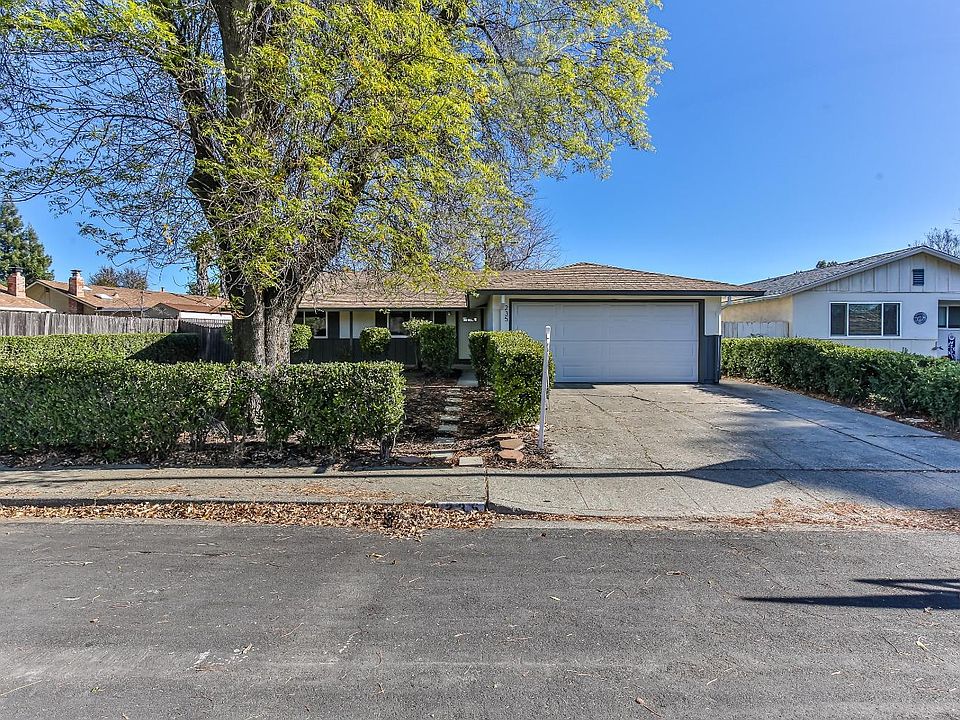 1st image of 235 Bowline Dr