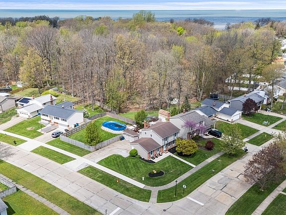 3rd image of 5660 Marine Pkwy