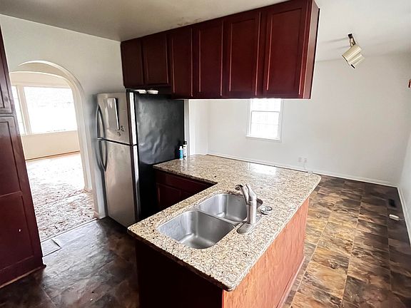 2nd image of 1029 Sterling Dr