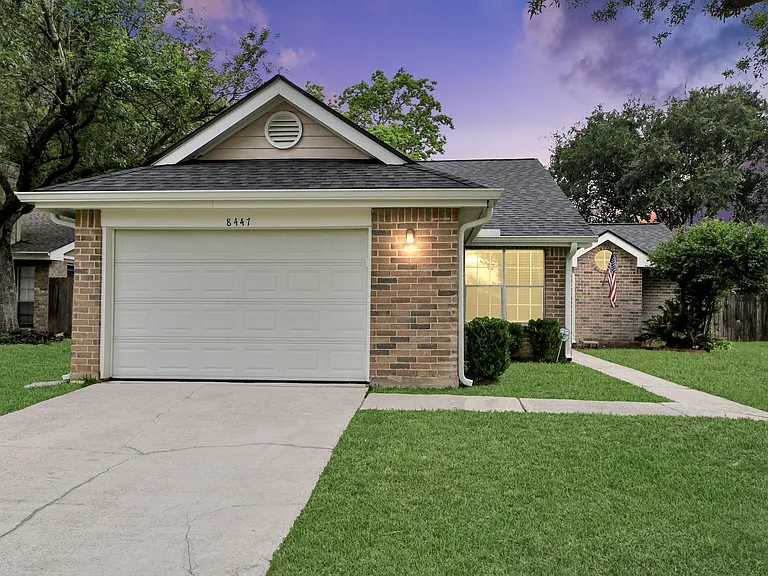 8447 Lake Crystal Dr — Photo 1