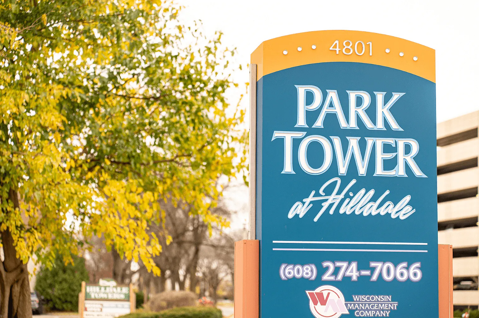 PARK TOWER — Photo 1