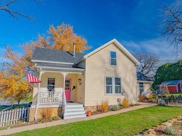 205 N 4th St, Mount Horeb, WI 53572