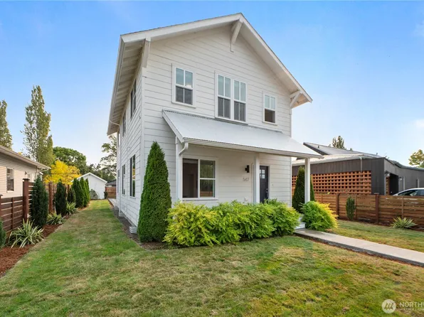 547 E Street, Blaine, WA 98230