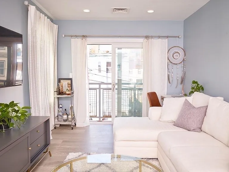 16 Boardman St #207 — Photo 3