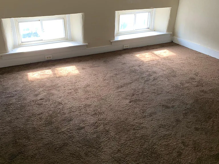 1043 Powell St — Photo 13