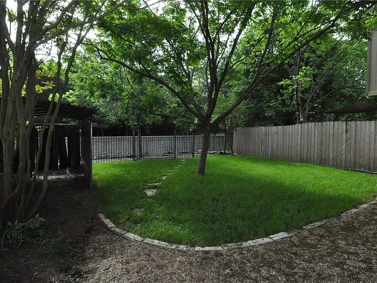 13405 Saddlebrook Trl #B — Photo 17