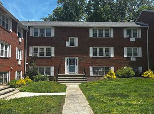 39 Briarwood Ln APT A, Branford, CT 06405