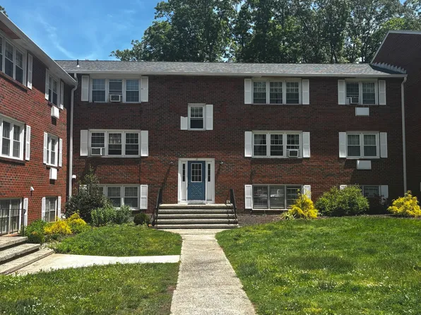 39 Briarwood Lane #A, Branford, CT 06405