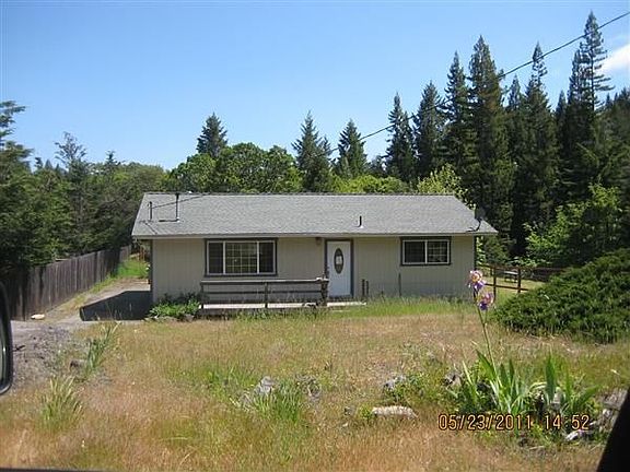 2nd image of 2760 Peacock Dr
