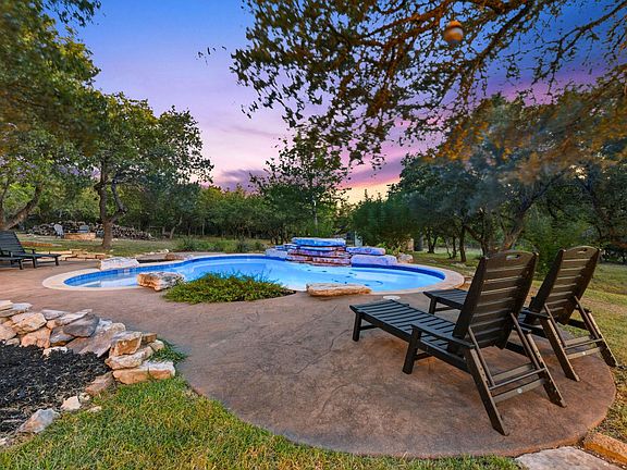 3rd image of 607 Saddlehorn Dr