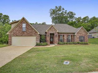 128 Marion Dr, Clinton, MS 39056