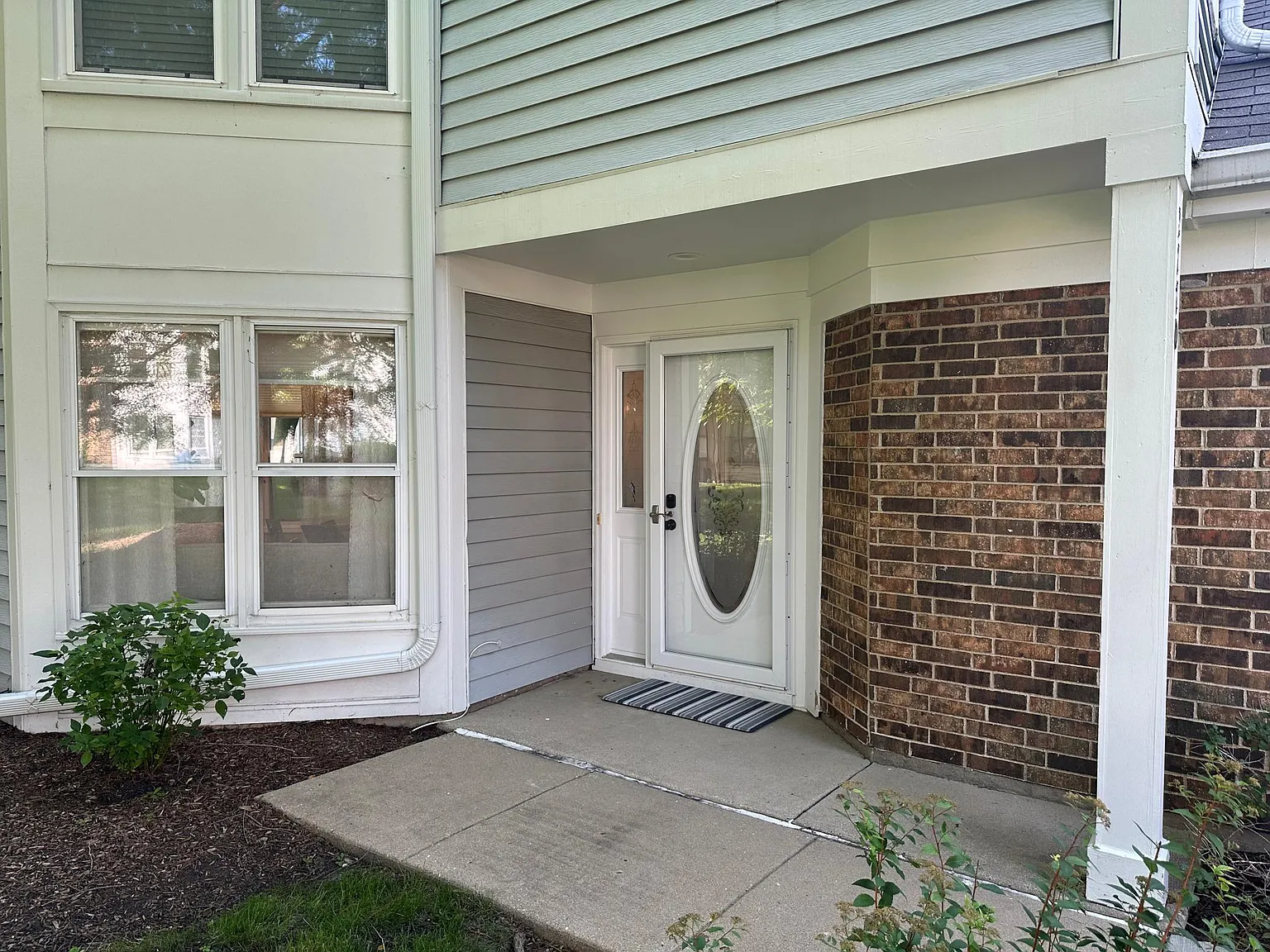 2 bed, 1446 sqft, $2,700 — Photo 2