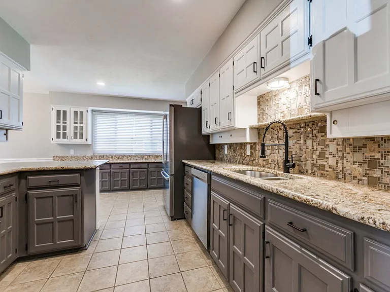 6707 Hillwood Ln — Photo 9