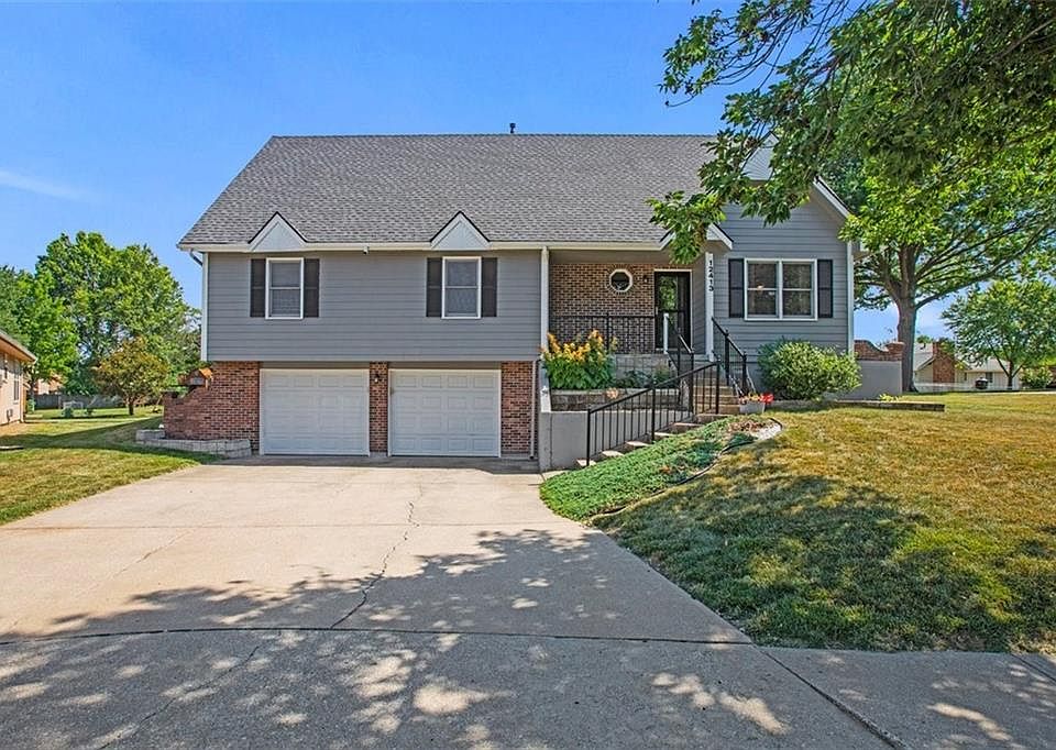 1st image of 12413 E 58th Pl