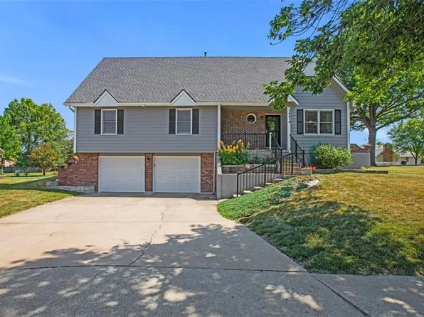 12413 E 58th Pl, Kansas City, MO 64133