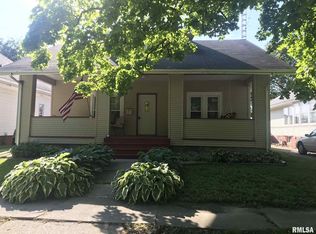 1077 N Crafford St, Bushnell, IL 61422
