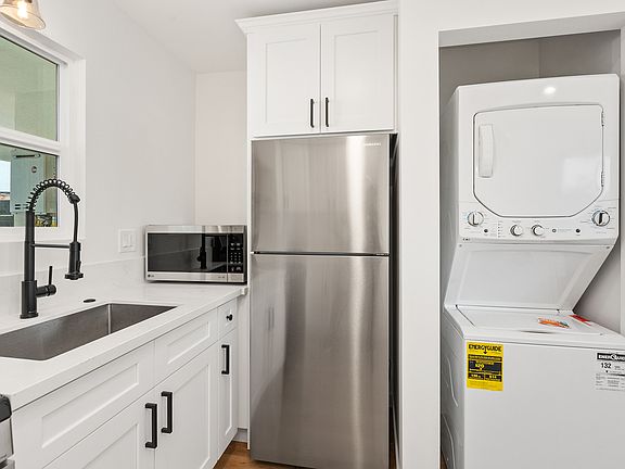 4th image of 2036 Plum St