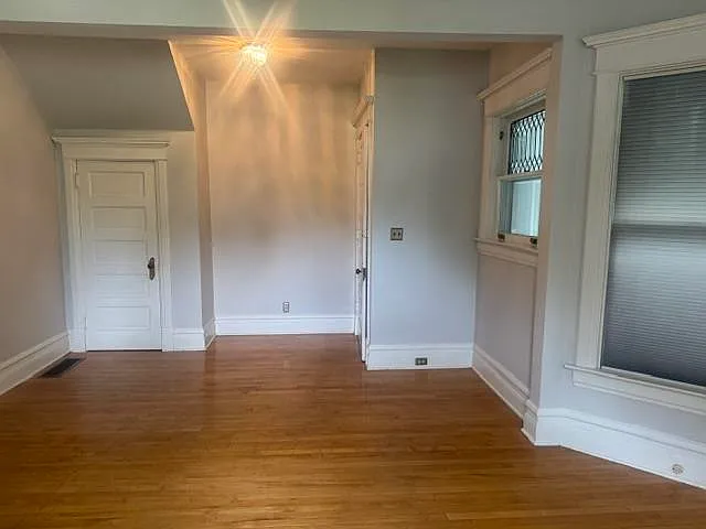 1030 Franklin Pl — Photo 5