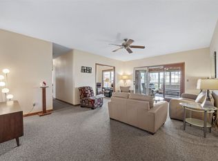 4745 Westchester Dr NE UNIT A, Cedar Rapids, IA 52402