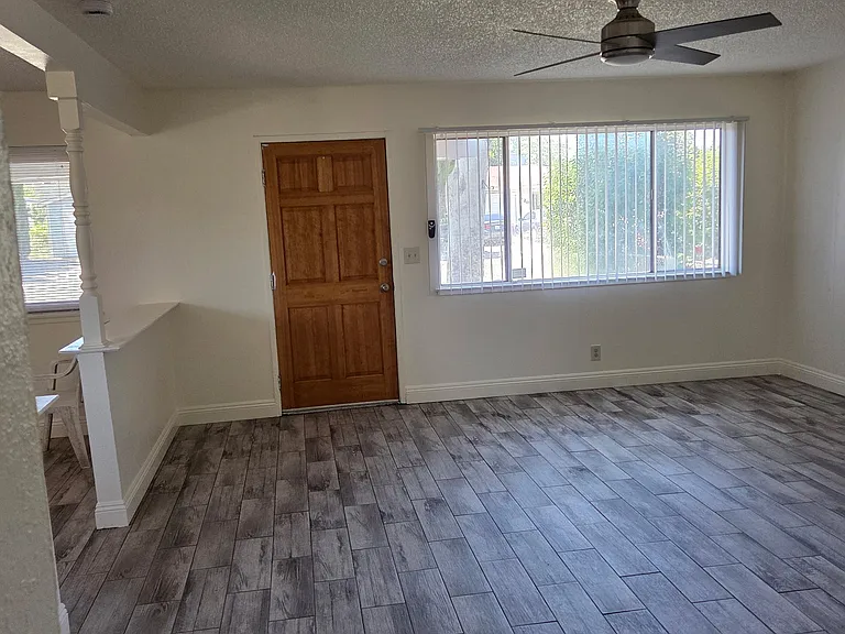325 Jubilee Way — Photo 1