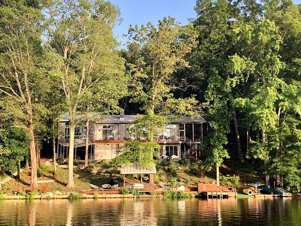 1st image of 2021 S Lakeshore Dr