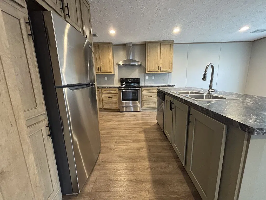 3 bed, 2.0 bath, 1456 sqft, $1,399 — Photo 4
