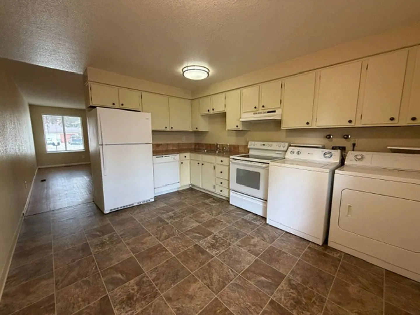 2 Bedroom, 1 Bathroom Duplex in SE Boise — Photo 4