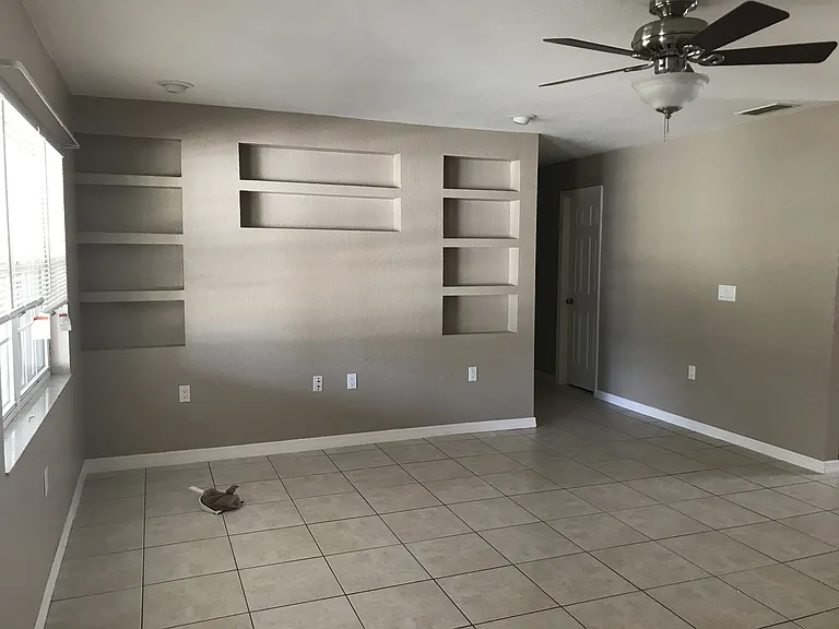 2854 Laurel Ave — Photo 2
