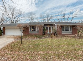 5924 Fairmont Dr, Woodridge, IL 60517