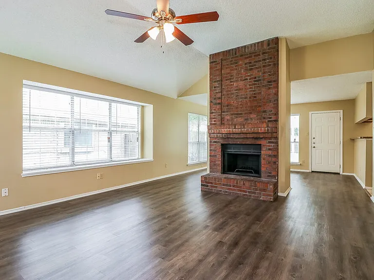 6309 Brookmont Ct — Photo 3