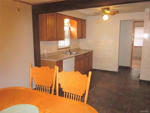 5th image of 238 Rossler Ave