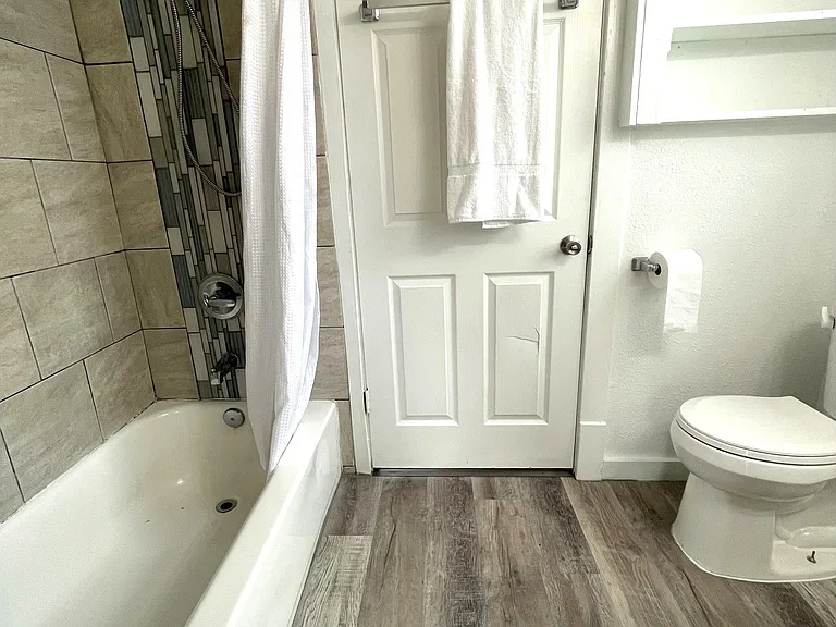 833 W Pecan St — Photo 6