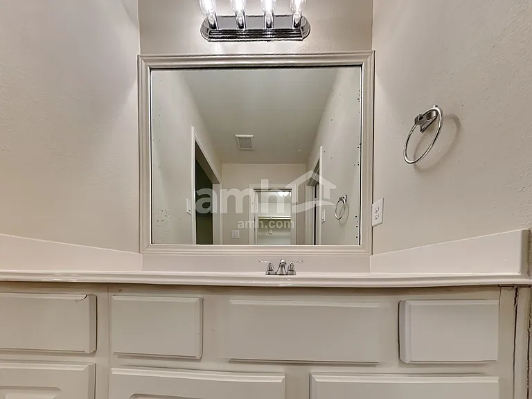 501 Falcon Lake Dr — Photo 20