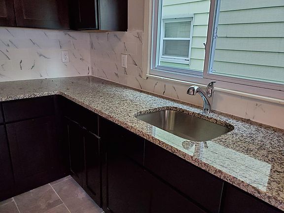 5th image of 284 Smith St #1A