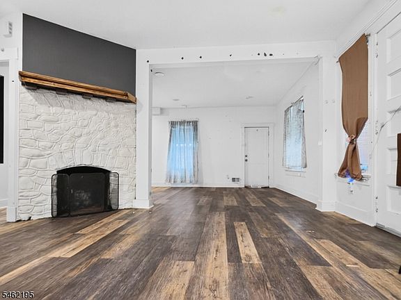 5th image of 1323 North Ave