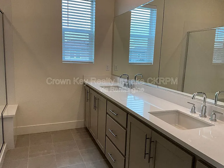 2090 Daimler St — Photo 17