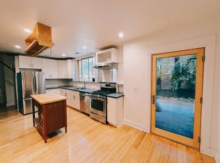 348 Warwick Ave #B, Oakland, CA 94610