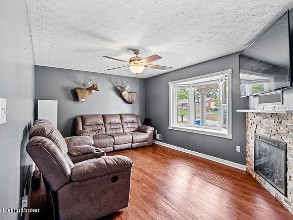 3rd image of 225 Melwood Dr