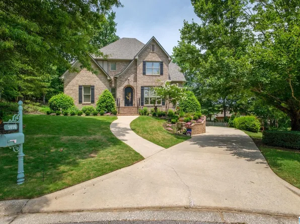 1016 Locksley Cir, Birmingham, AL 35242