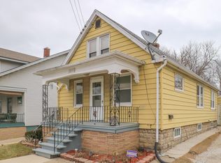 1521 La Salle St, Racine, WI 53402