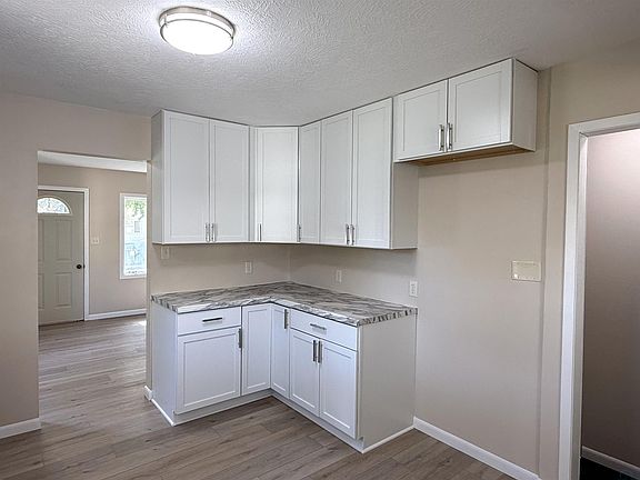 5th image of 1117 Pacquette Ave