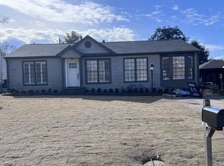 22 Peachtree St, Mountain Brk, AL 35213