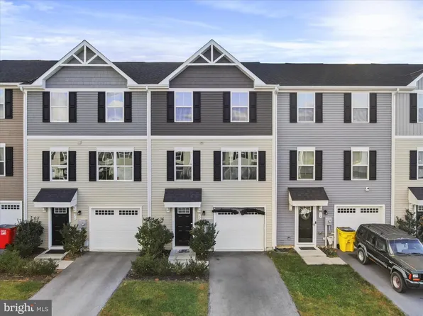 22 Snickers Ct, Martinsburg, WV 25403