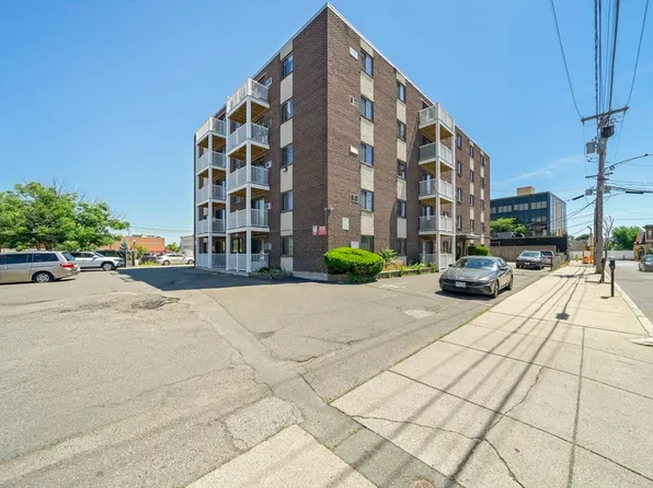 7 Park Ave APT 23, Revere, MA 02151