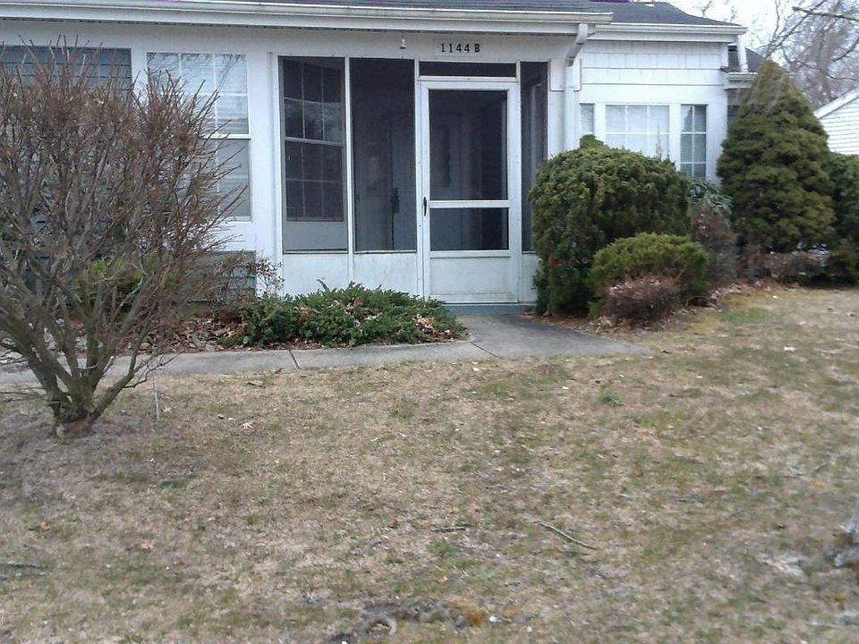 1st image of 1144B Thornbury Ln