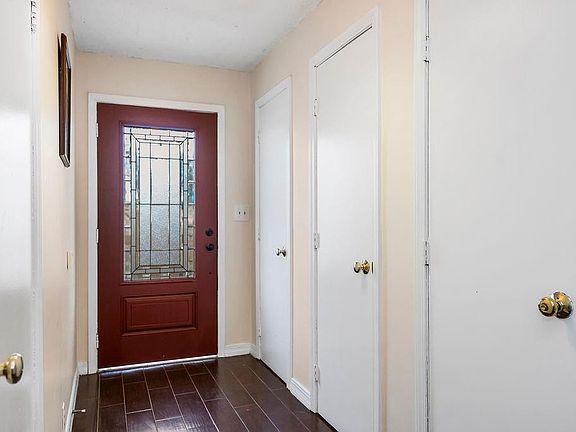 3rd image of 8122 NW Hampton Rd