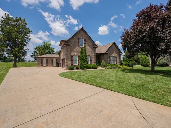911 Wellspring Ct, Murfreesboro, TN 37130